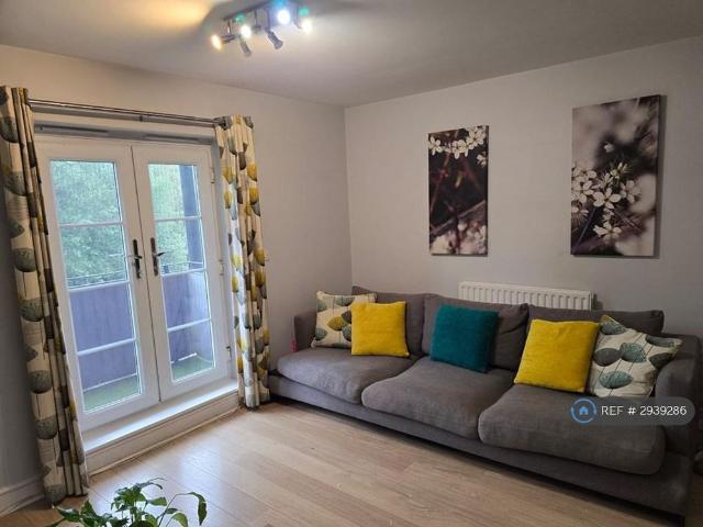 2 bedroom flat to rent
