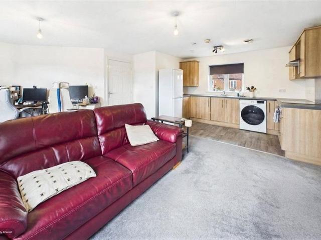 2 bedroom flat to rent