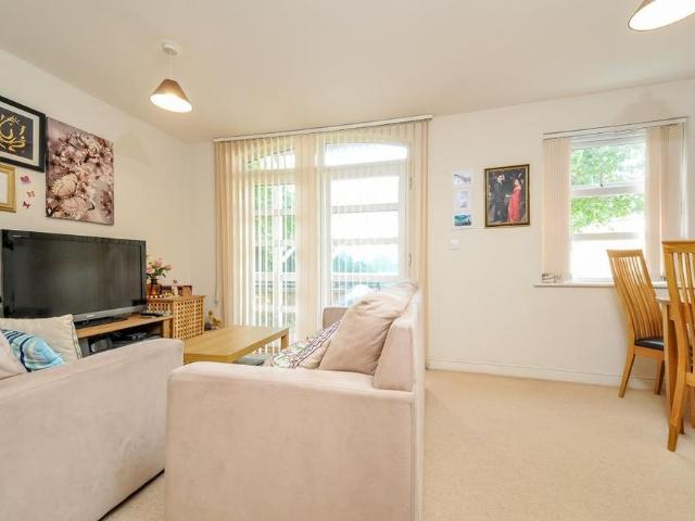 2 bedroom flat to rent