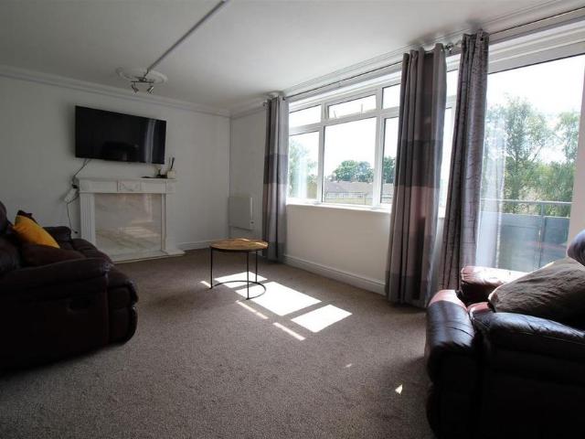 2 bedroom flat to rent