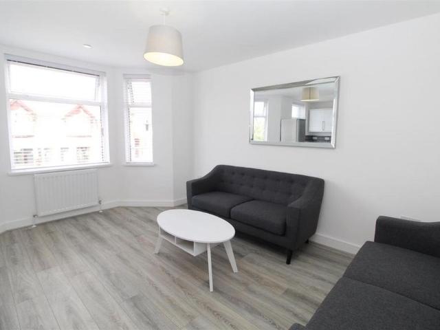 2 bedroom flat to rent