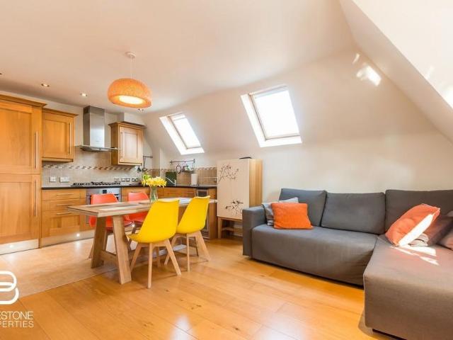 2 bedroom flat to rent