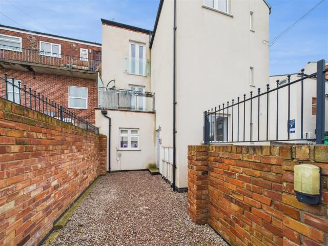2 bedroom Flat to rent