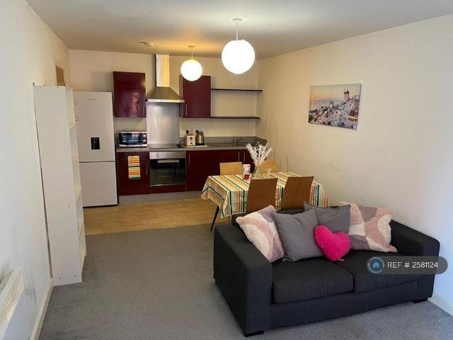 2 bedroom flat to rent
