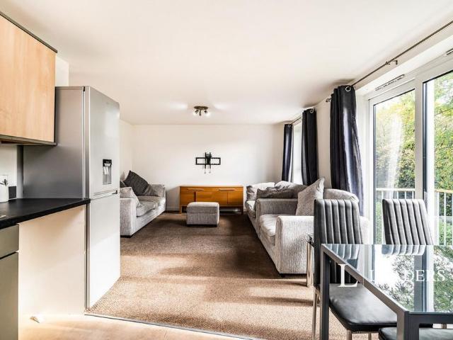 2 bedroom flat to rent