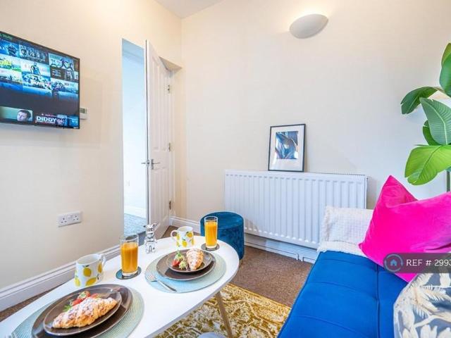 2 bedroom flat to rent