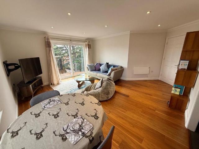 2 bedroom flat to rent