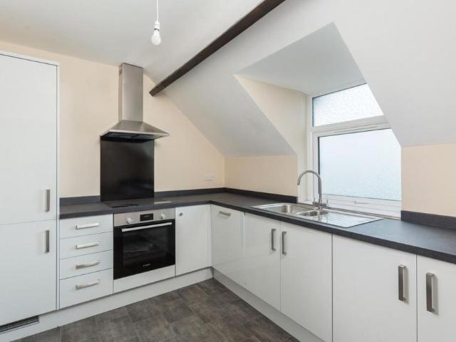 2 bedroom flat to rent