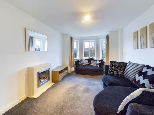 2 bedroom flat to rent