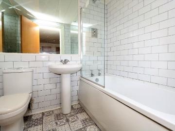 Glasgow, Glasgow and Clyde Valley - Equipped kitchen
