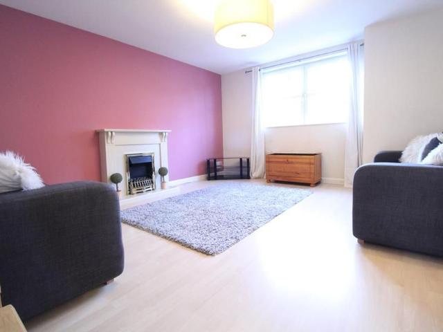 2 bedroom flat to rent