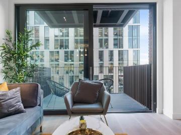 Nine Elms, London, Greater London - Garden
