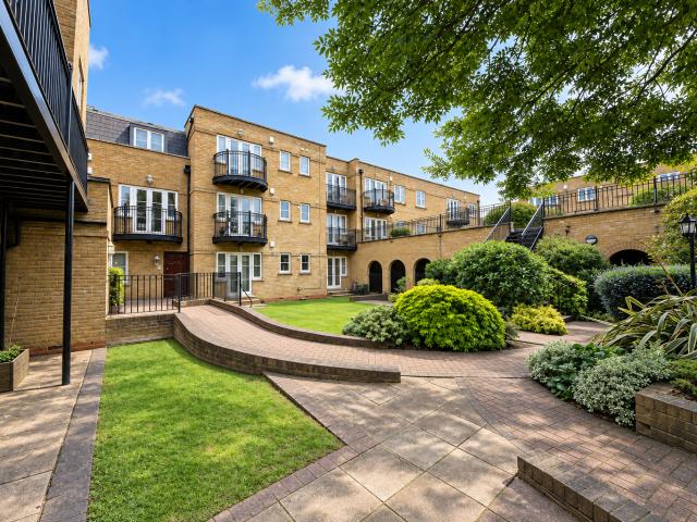 2 bedroom Flat to Rent