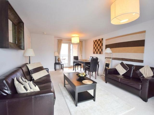 2 bedroom flat to rent