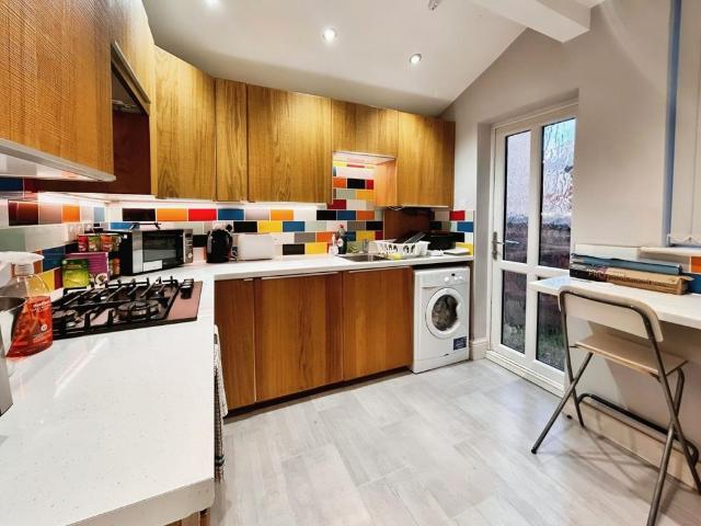 2 bedroom flat to rent