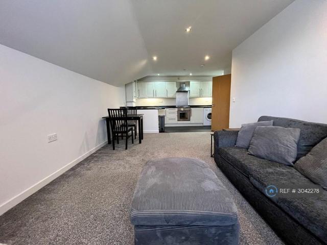 2 bedroom flat to rent