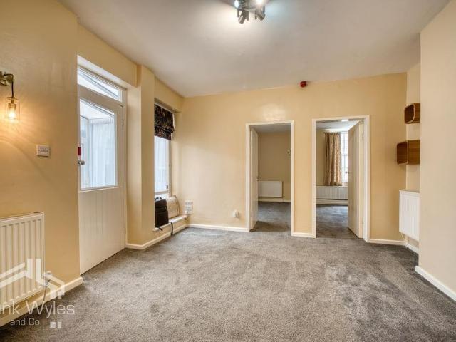 2 bedroom flat to rent