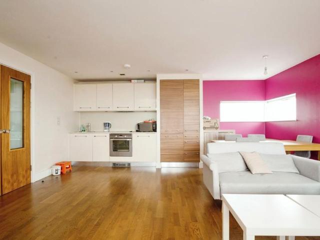 2 bedroom flat to rent