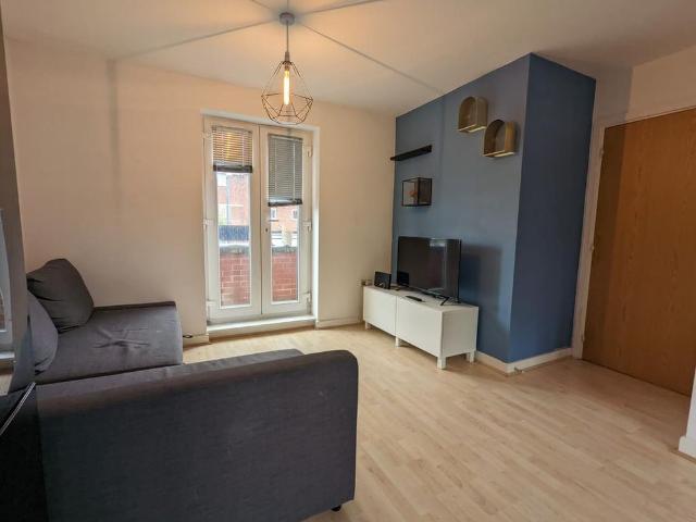2 bedroom flat to rent