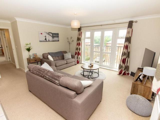 2 bedroom flat to rent