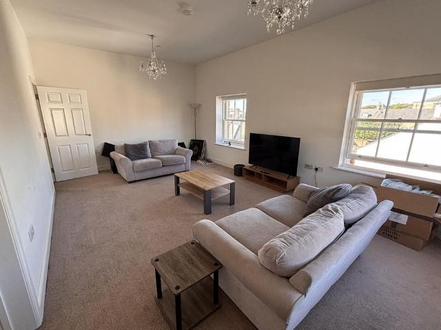 2 bedroom flat to rent