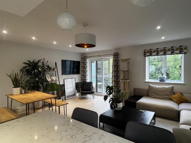 2 bedroom flat to rent