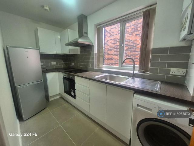 2 bedroom flat to rent