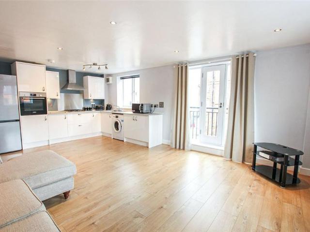 2 bedroom flat to rent