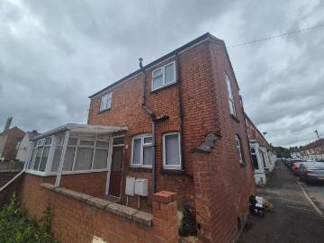2 bedroom detached house to rent