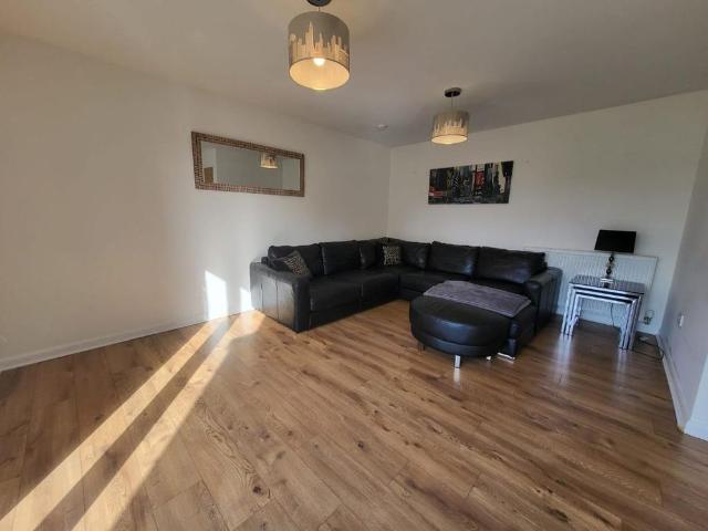 2 bedroom flat to rent