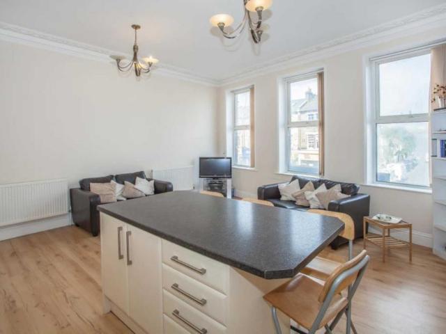 2 bedroom flat to rent