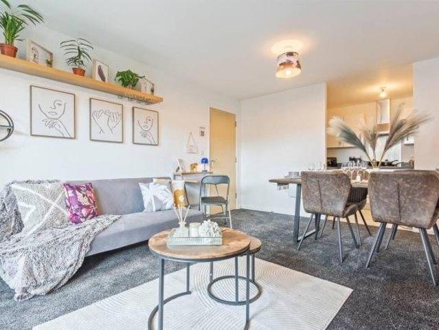 2 bedroom flat to rent
