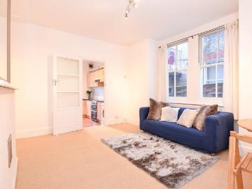 Summerstown, London, Greater London - Garden