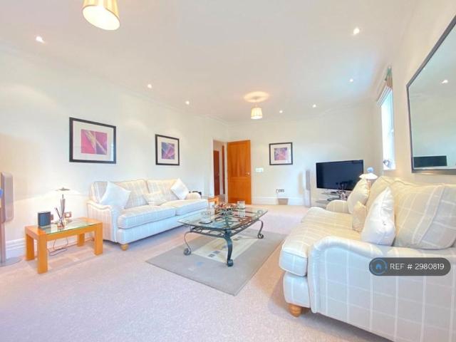 2 bedroom flat to rent