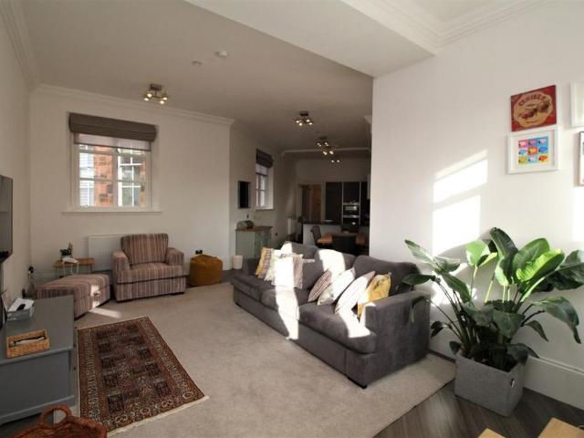 2 bedroom flat to rent