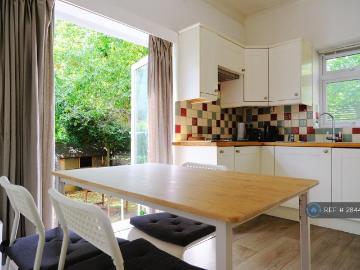 Wendell Park, London, Greater London - Garden
