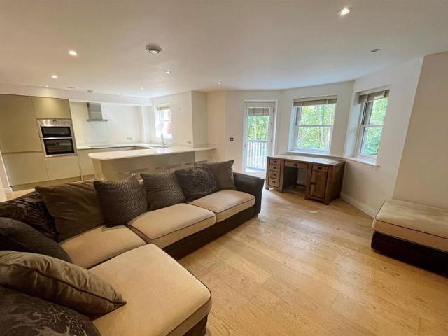 2 bedroom flat to rent