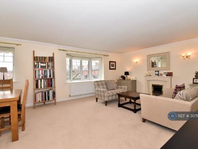 2 bedroom flat to rent