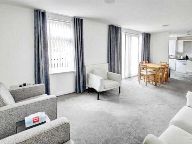 2 bedroom flat to rent
