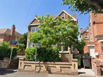 Flat to rent in Worcester - Equipped kitchen