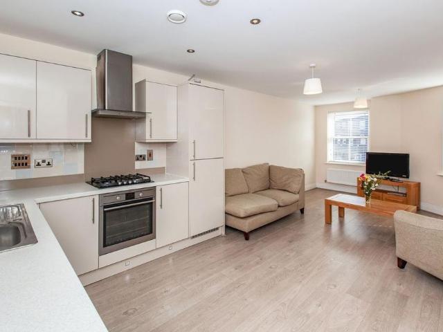 2 bedroom flat to rent