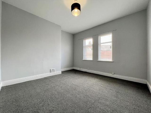 2 bedroom flat to rent