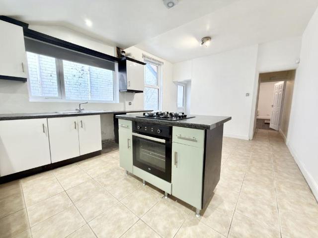 2 bedroom flat to rent
