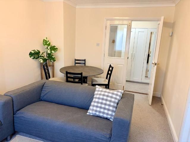 2 bedroom flat to rent