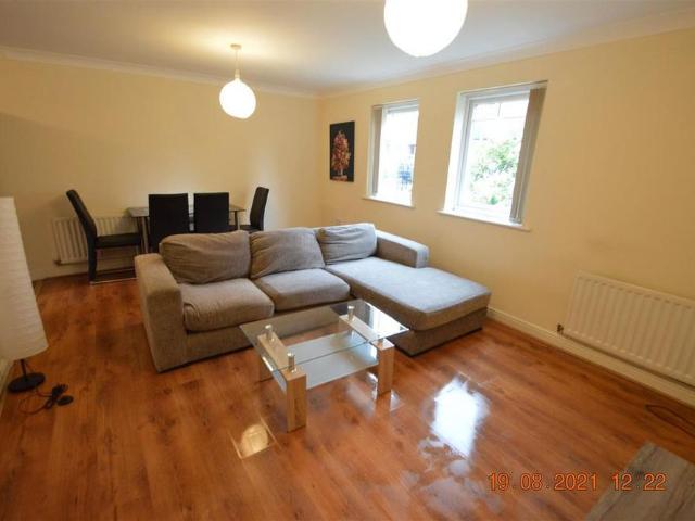 2 bedroom flat to rent