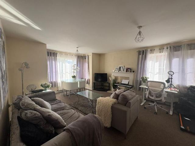 2 bedroom flat to rent