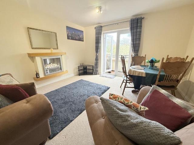 2 bedroom flat to rent