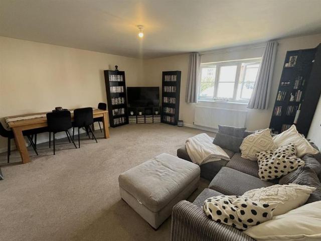 2 bedroom flat to rent