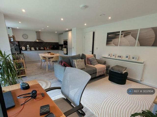 2 bedroom flat to rent
