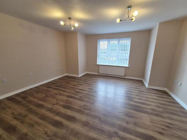 2 bedroom flat to rent